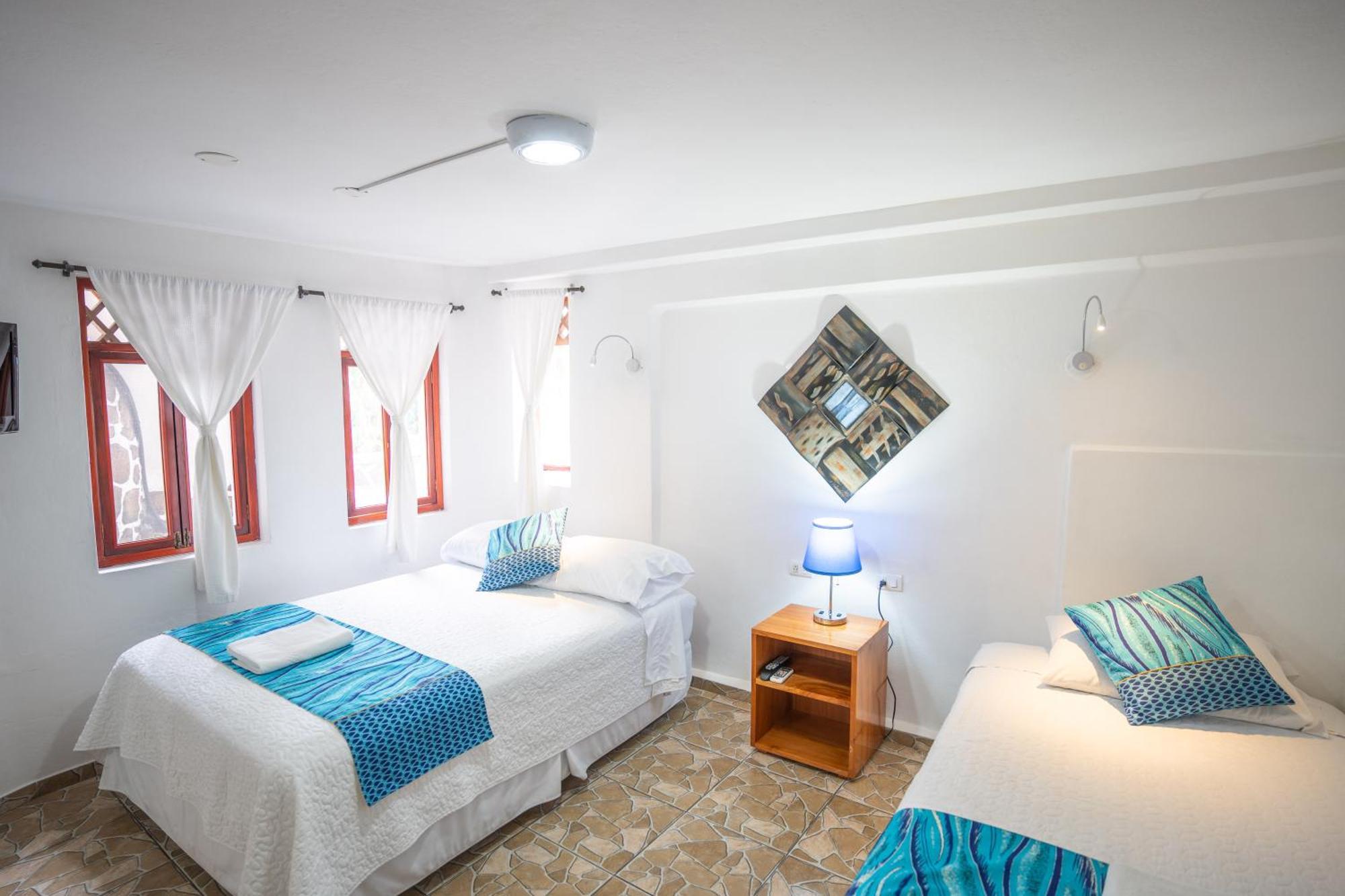 Maidith Galapagos Inn Puerto Ayora  Exteriör bild