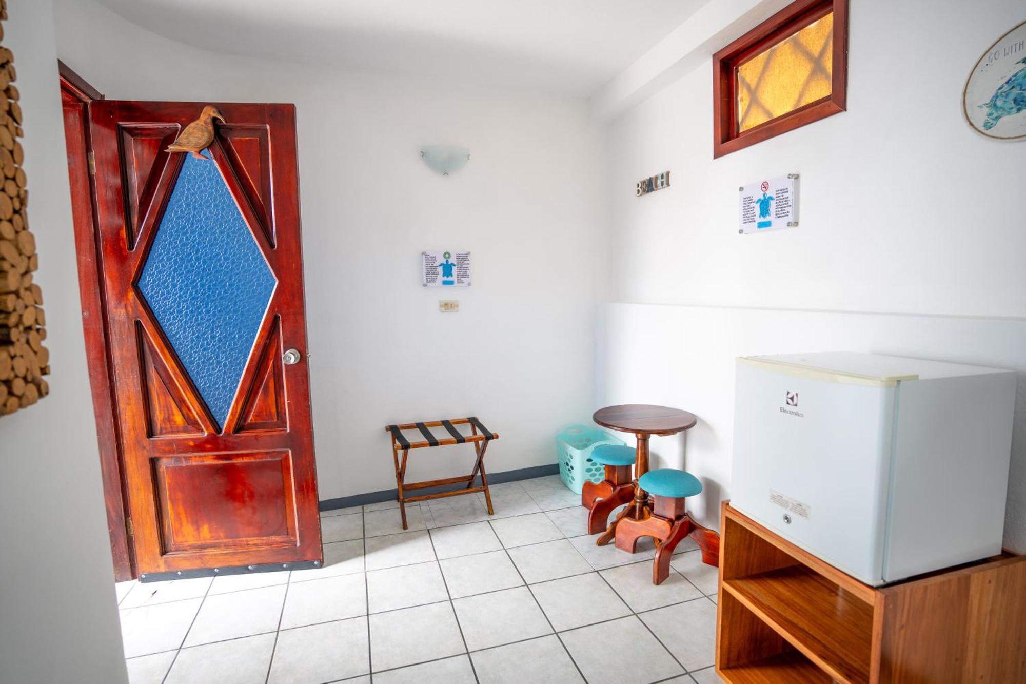 Maidith Galapagos Inn Puerto Ayora  Exteriör bild