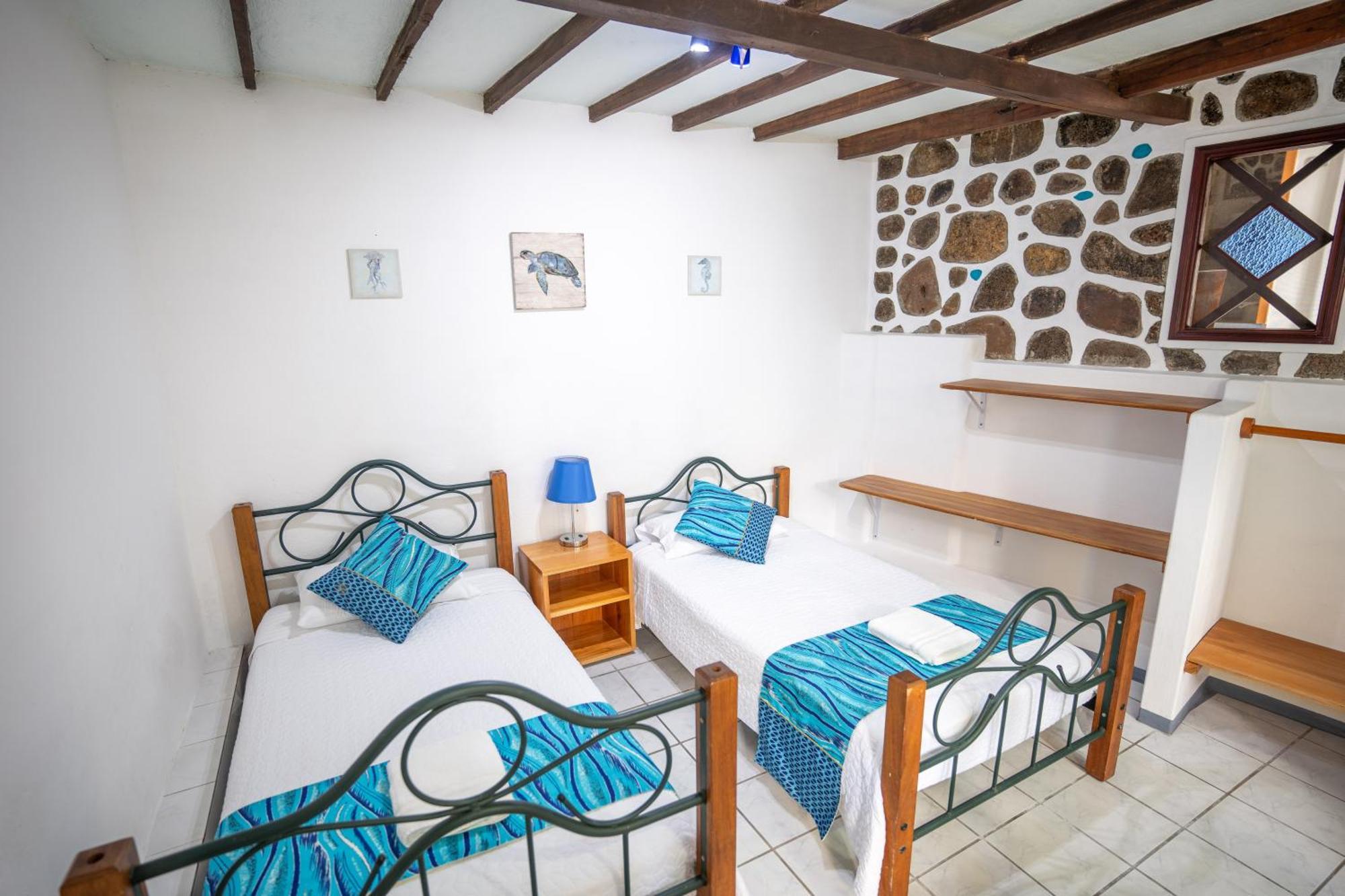 Maidith Galapagos Inn Puerto Ayora  Exteriör bild